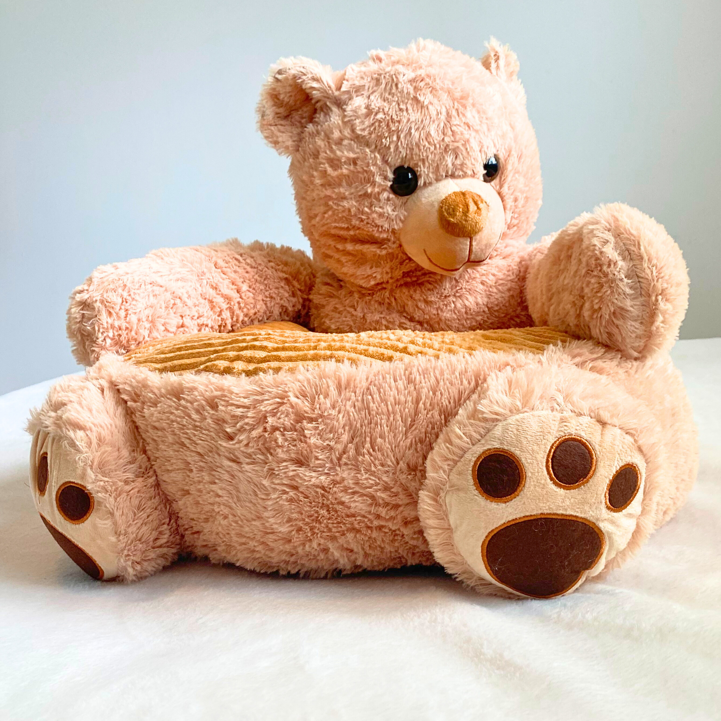 Teddy Hugs Super Soft Pet Bed 🐾
